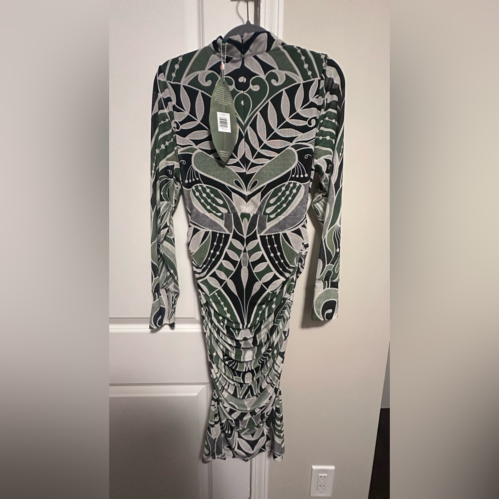 BNWT FARM Rio Green and Black Long Sleeve Dress size Large - Picture 3 of 9